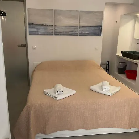 Apartment Studio In *